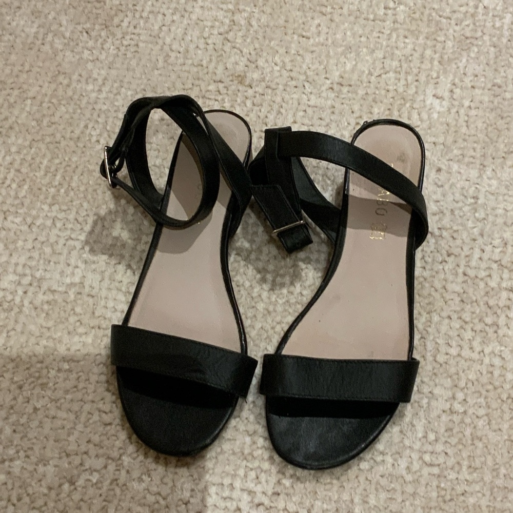 Pegabo Elegant Black Sandals